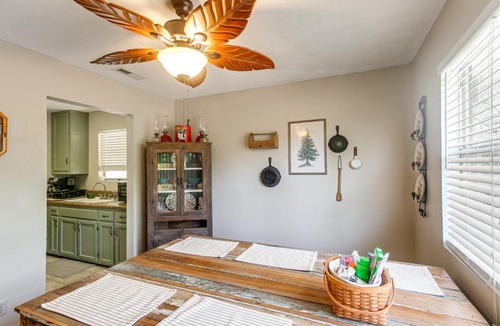 Brookfield House | Fishing Pond & Screened Deck 'Mourning Dove Lodge'