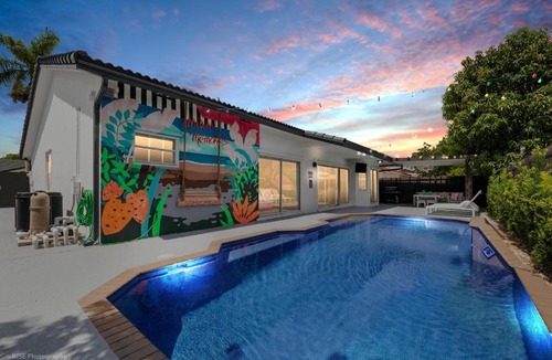 Richmond West House | Flamingo Beach Resort- Htd Pool, 5 Bedrooms, Game Room, Baby Items , BBQ