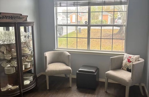 Northeast Pensacola House | Flintwood Manor Centrally Located Outdoor firepit