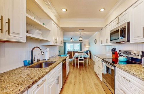 Indian Shores House | Flip Flops & Fun | Furnished Balcony | Bay-View Pool | Across from Beach