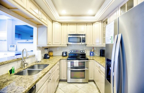 Florida Keys Villa | Florida Keys, private wellness enjoyment with private hot tub and plunge pool