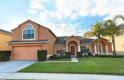 Legacy Park House | Florida Paradise: Private Pool and Spa!