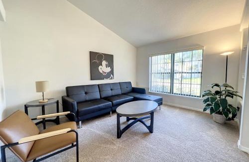 Legacy Park House | Florida Paradise: Private Pool and Spa!