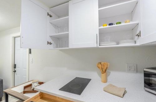 Fort Myers Apartment | Florida Paradyse ll 5 min downtown Cozy Modern