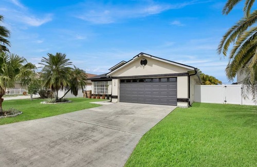 Buena Ventura Lakes House | Florida Vacation Home by Parks!