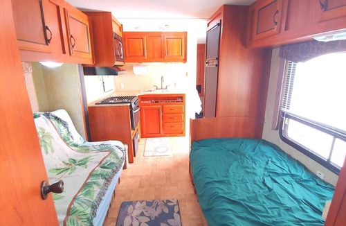 Wedgefield RV Rental | Florida vacation now! Rent an RV for your stay.