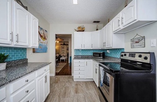 New Port Richey House | Florida Vibes Home
