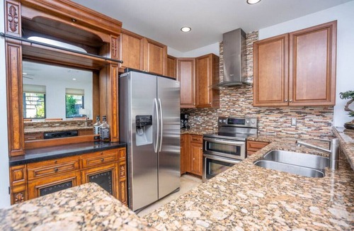 Victoria Park House | Fort Lauderdale Beach, LAS OLAS, Big Heated Pool & 7 person hot tub