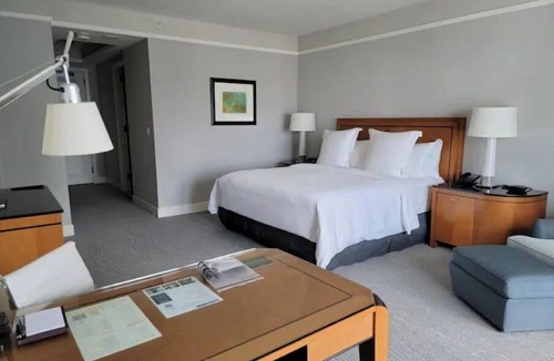 Brickell Hotel | Four Seasons Studio - Privately Owned Unit