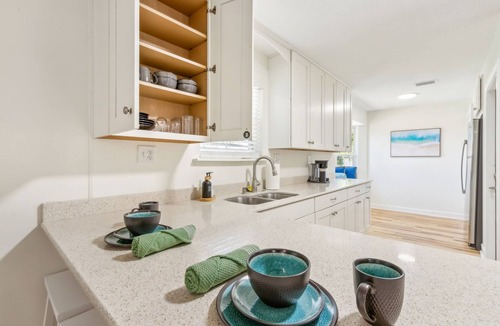 Isle of Palms House | Fox Hollow, 4BR Retreat Fruit Forest Outdoor Gym Fire Pit Pizza Ove