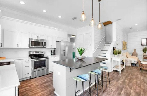 Clipper Cove House | Freestyle! 2 blks to beach! Pool! Free golf cart!