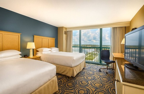 Brush - Stewarts Apartment | Friends and Family Daytona Getaway! Four Modern Units! 2 Pools, Breakfast Buffet