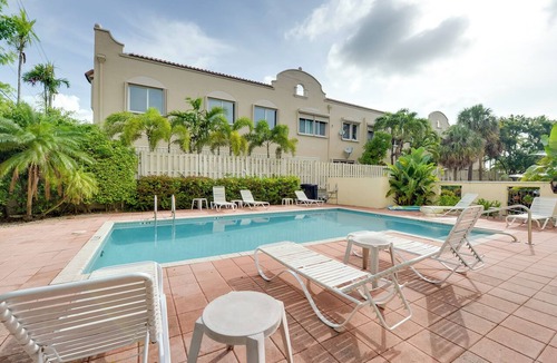 Lauderdale-by-the-Sea Condo | Ft Lauderdale Area Condo - Walk to Beach & Shops!
