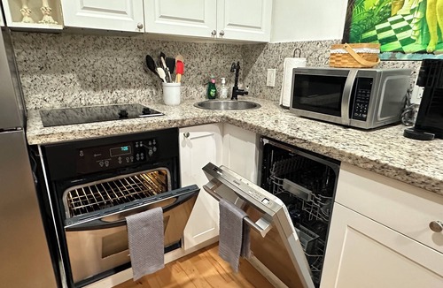 East Little Havana Apartment | Full-size Private Havana Apartment near Calle Ocho, Miami, Florida