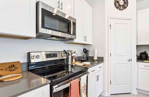 Winter Haven House | Fully Furnished 3BR Home- Extended Stay-Winter Haven