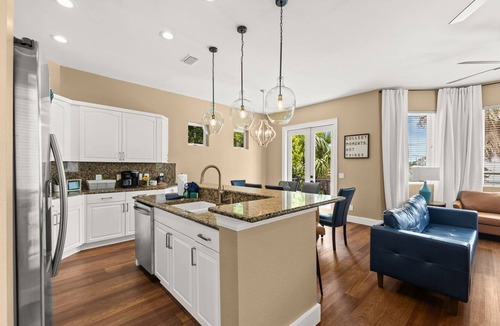 Laguna Beach Estates House | Fully Renovated 5 BDR PCB House-Walk to Beach!