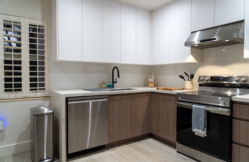 Biscayne Park House | Fully Renovated Furnished 2BR Home with Utilities, Parking & In-Unit Laundry