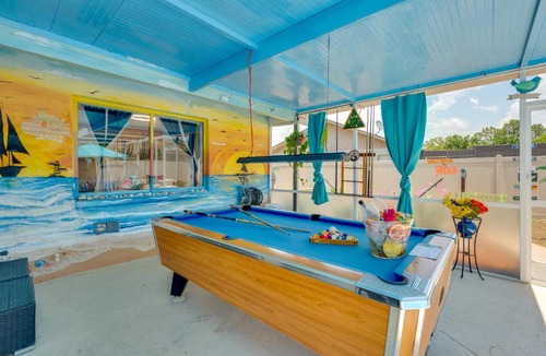 Orchid Lake Village House | Fun in the Sun! Vibrant Port Richey Home w/Lanai