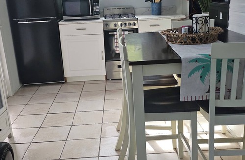 Twin Lakes House | Fun & Relax in Paradise 145 RV in Key Largo Kampground
