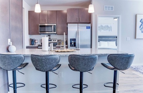 Deerwood Apartment | Fusion 1406 · Top floor modern getaway w/resort amenities!