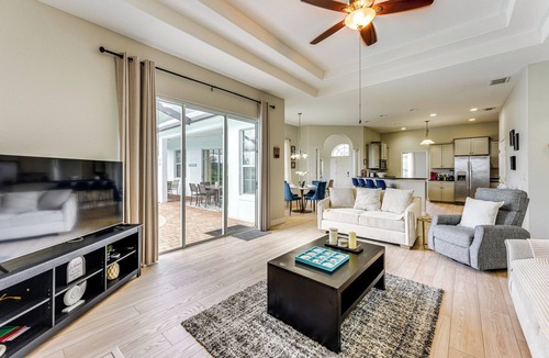Haines City House | Game, Swim & Unwind: Lakeside Retreat Near Disney