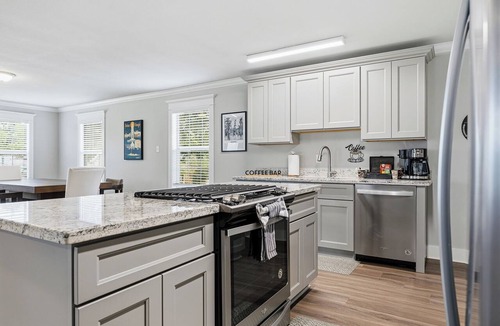 Roseland Terrace Historic District House | Garden District Luxury Oasis-Private Garage