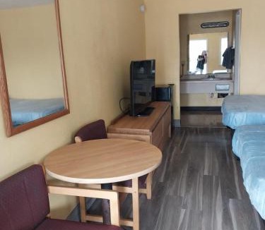 Jackson Apartment | Gated 2 Queen Beds Hotel Room 260