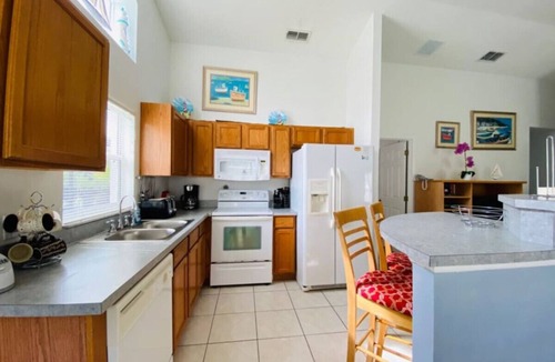 Haines City Villa | Gated Community - Free WIFI - Vacation Villa - Near Disney Area - Private Pool