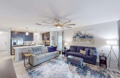 Groveland House | Gateway to Orlando Theme Parks! Dog-Friendly Haven
