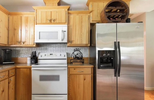 McCall Creek Cabin | Glamping Cabin Near Homochitto | Starlink + Peace