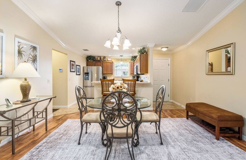 Caroline House | Golden Palms - 3/2 w/4- Seat Golf Cart in The Village of Caroline