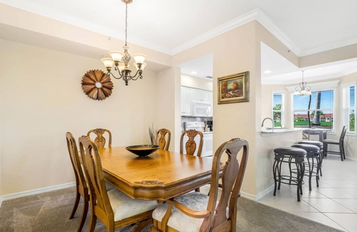 Naples Apartment | Golf Membership Available! 2 BR/2BA, Pickleball, Pools, Near Gulf Beaches