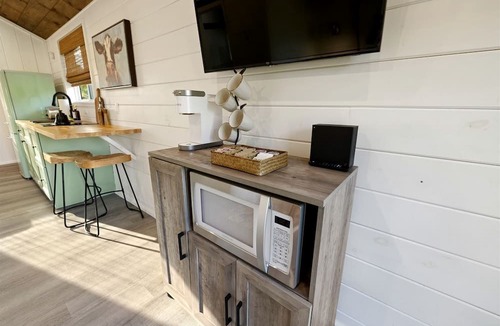 Lake City Cabin | Gorgeous and Modern Cabin near Poe Springs Park, Perfect for a Weekend in Nature