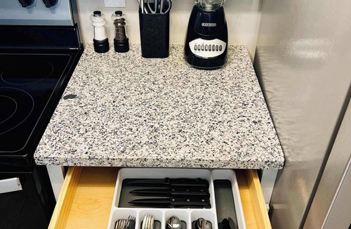 Auburn Condo | Gorgeous Condo across from Vet School - King Bed, Full Kitchen, Pool