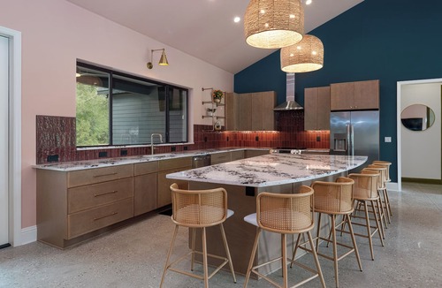 High Springs House | Gorgeous family friendly Floridan home near Florida's natural springs! ARCADE!