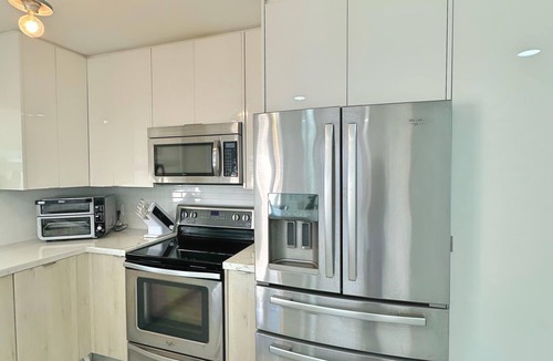 Flagami House | Gorgeous,Renovated & Spacious Miami Home