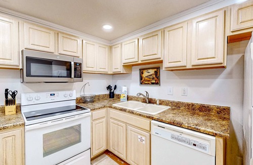 Villa Sabine Condo | Gorgeous Soundside Home close to everything and Beach Access