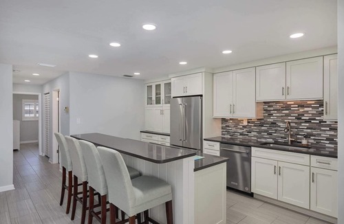 Sanibel Apartment | Gorgeous Spanish Cay Residence, Steps to Beach