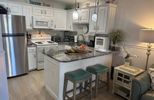 Ono Island Condo | GRAND CARIBBEAN 112 WEST: Cozy Beach Condo @ Perdido Key