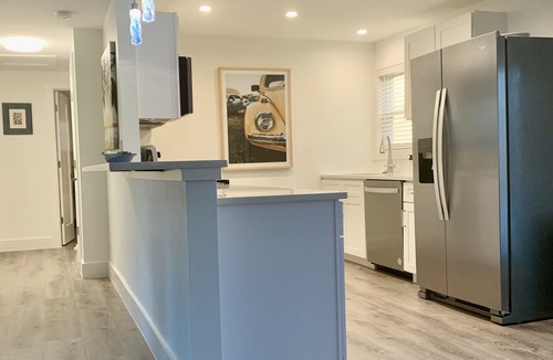 Mid Island House | "GREAT DEAL" Rent lowered! Beach Cottage - SUMMER '26 Vacation-Time For A Tan!