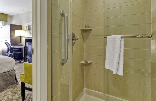 Florida Central Atlantic Coast House | Great Escape! 3 Fantastic Units, Free Breakfast Buffet, Pool, Gym, Free Parking