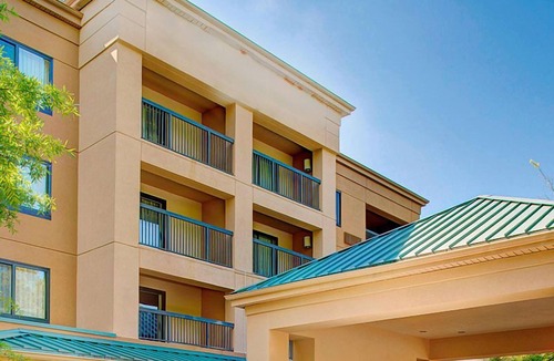 Crestline Heights House | Great Relaxing Overnight Stay! Free Onsite Parking, Pets Are Welcome!
