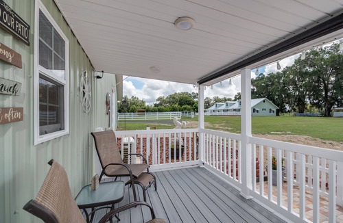 Citra Apartment | Green Acres Barn Apartment.sleeps 2 comfortably but will sleep 4.