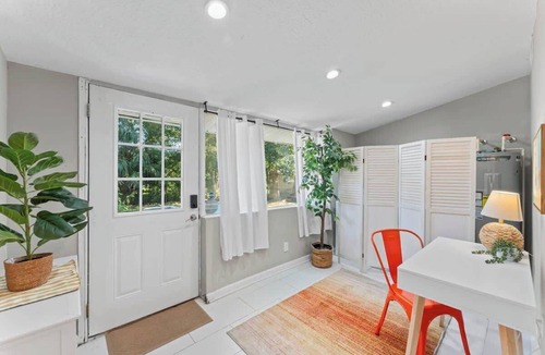 Lakeshore South House | Groovy Grove - Team Joseph Ellen