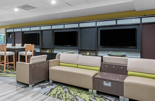 Tropic Hotel | Group Getaway | 3 Modern Units | Pool Access | Near Brevard Zoo - 0.8 miles