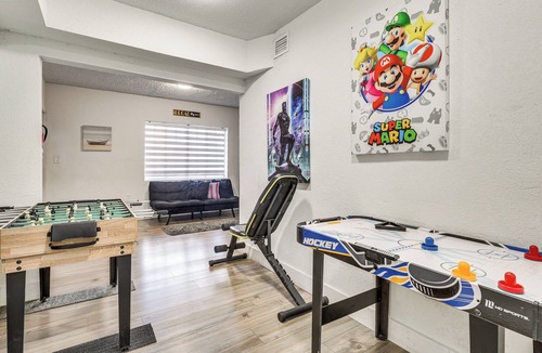 Miami Gardens House | Group Hub w/Game Room! 4 Mi to Hard Rock Stadium