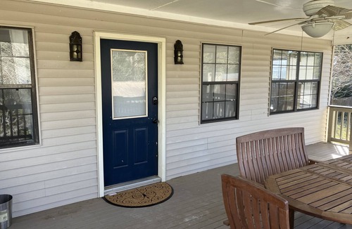 Daphne Apartment | Guest House in the Heart of Old Town Daphne, AL