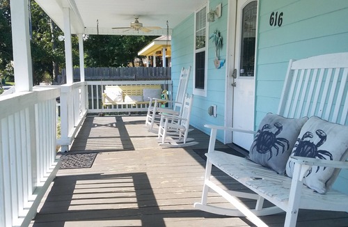 Gulfport House | Gulf Breeze Beach Cottage