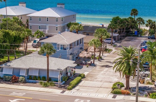 Indian Rocks Beach Apartment | Gulf Breeze Inn - Total relaxation! Modern apartment just steps to the beach!