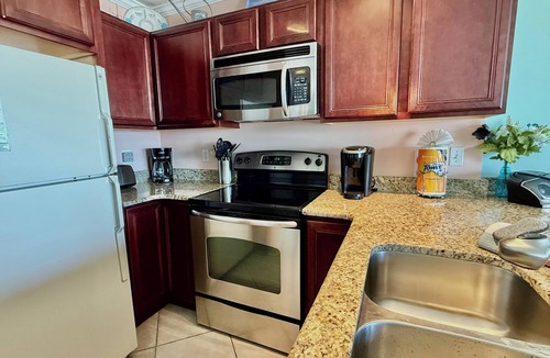 Fort Walton Beach Condo | GULF FRONT CONDO BEACH SERVICE GORGEOUS VIEW AUGUST THROUGH MARCH AVAILABILITY